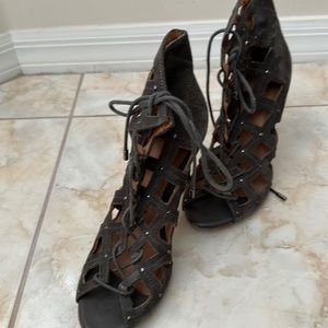 Selling used shoes